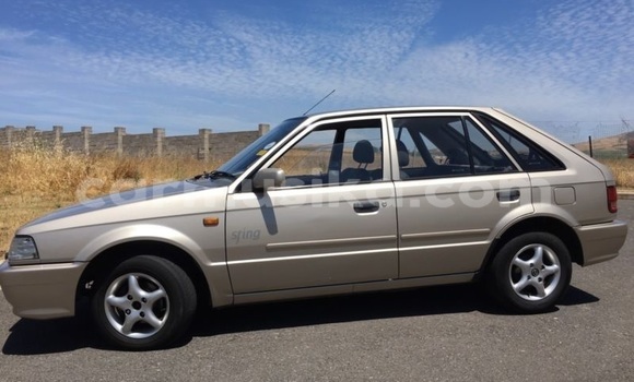 Acheter Occasion Voiture Mazda 323 Gris à Beitbridge, Matabeleland South Acheter Occasion Voiture Mazda 323 Gris à Beitbridge, Matabeleland South