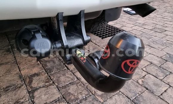 Acheter Occasion Voiture Toyota Land Cruiser Prado Blanc à Beitbridge, Matabeleland South Acheter Occasion Voiture Toyota Land Cruiser Prado Blanc à Beitbridge, Matabeleland South