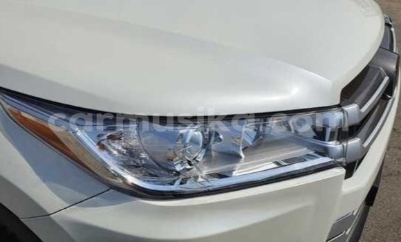 Acheter Occasion Voiture Toyota Kluger Blanc à Beitbridge, Matabeleland South Acheter Occasion Voiture Toyota Kluger Blanc à Beitbridge, Matabeleland South