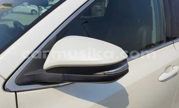 Acheter Occasion Voiture Toyota Kluger Blanc à Beitbridge, Matabeleland South Acheter Occasion Voiture Toyota Kluger Blanc à Beitbridge, Matabeleland South