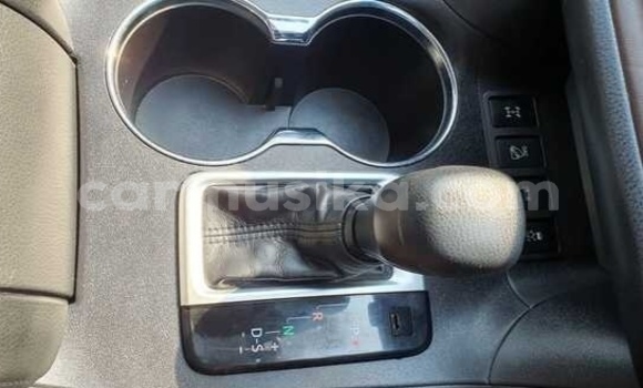 Acheter Occasion Voiture Toyota Kluger Blanc à Beitbridge, Matabeleland South Acheter Occasion Voiture Toyota Kluger Blanc à Beitbridge, Matabeleland South