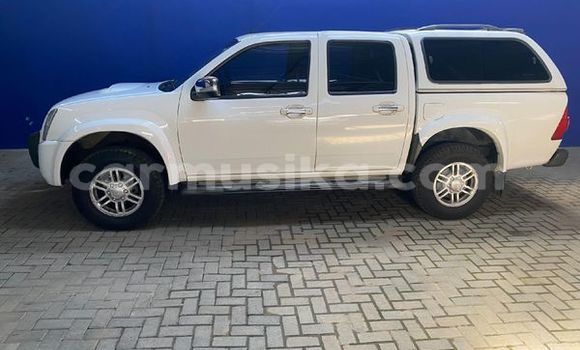 Buy Used Isuzu KB White Car in Beitbridge in Matabeleland South