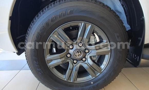 Buy Used Toyota Hilux White Car in Beitbridge in Matabeleland South Buy Used Toyota Hilux White Car in Beitbridge in Matabeleland South