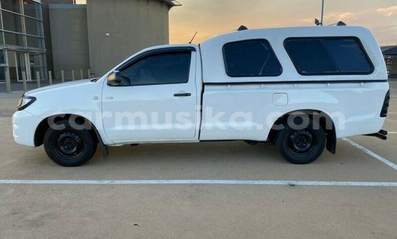 Nunua Ilio tumika Toyota Hilux Nyeupe Gari ndani ya Beitbridge nchini Matabeleland Kusini Nunua Ilio tumika Toyota Hilux Nyeupe Gari ndani ya Beitbridge nchini Matabeleland Kusini