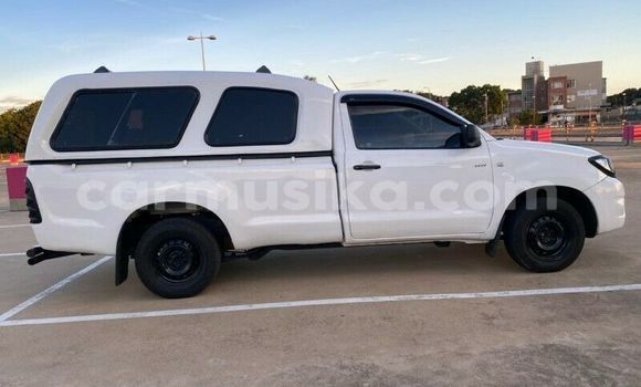 Nunua Ilio tumika Toyota Hilux Nyeupe Gari ndani ya Beitbridge nchini Matabeleland Kusini Nunua Ilio tumika Toyota Hilux Nyeupe Gari ndani ya Beitbridge nchini Matabeleland Kusini