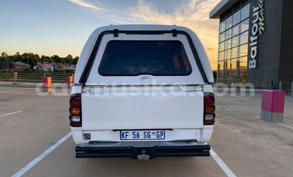 Nunua Ilio tumika Toyota Hilux Nyeupe Gari ndani ya Beitbridge nchini Matabeleland Kusini Nunua Ilio tumika Toyota Hilux Nyeupe Gari ndani ya Beitbridge nchini Matabeleland Kusini