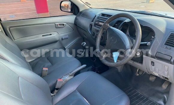 Nunua Ilio tumika Toyota Hilux Nyeupe Gari ndani ya Beitbridge nchini Matabeleland Kusini Nunua Ilio tumika Toyota Hilux Nyeupe Gari ndani ya Beitbridge nchini Matabeleland Kusini