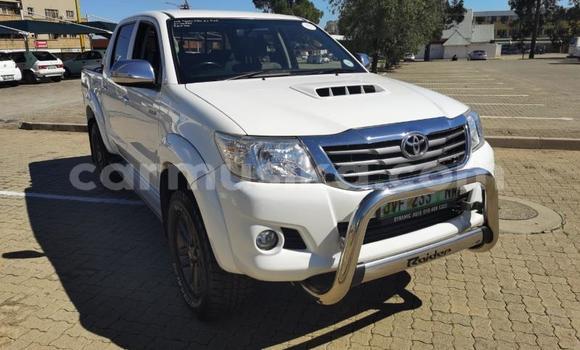 Buy Used Toyota Hilux White Car in Beitbridge in Matabeleland South Buy Used Toyota Hilux White Car in Beitbridge in Matabeleland South