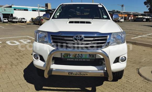 Acheter Occasion Voiture Toyota Hilux Blanc à Beitbridge, Matabeleland South Acheter Occasion Voiture Toyota Hilux Blanc à Beitbridge, Matabeleland South