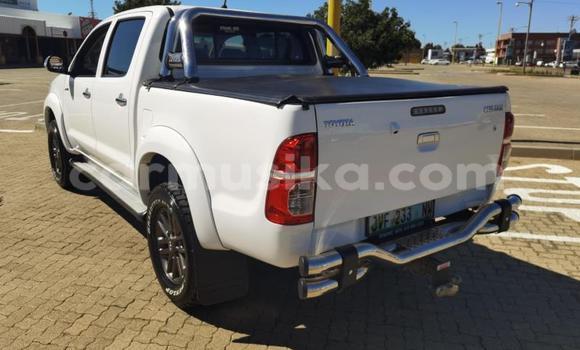 Acheter Occasion Voiture Toyota Hilux Blanc à Beitbridge, Matabeleland South Acheter Occasion Voiture Toyota Hilux Blanc à Beitbridge, Matabeleland South