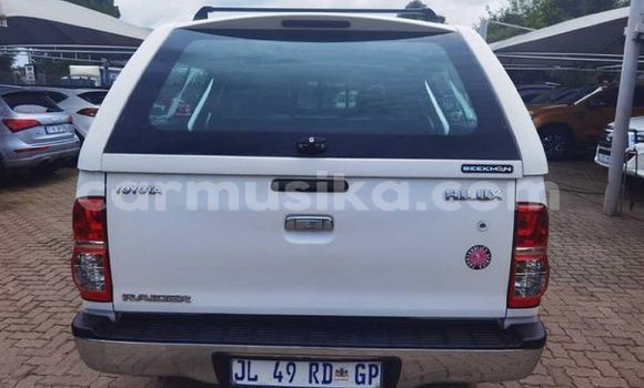 Acheter Occasion Voiture Toyota Hilux Blanc à Beitbridge, Matabeleland South Acheter Occasion Voiture Toyota Hilux Blanc à Beitbridge, Matabeleland South