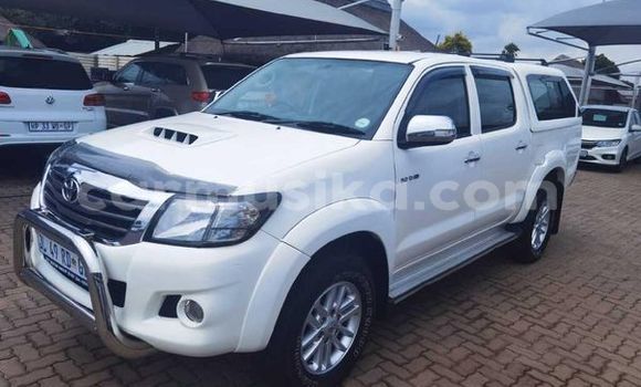 Acheter Occasion Voiture Toyota Hilux Blanc à Beitbridge, Matabeleland South Acheter Occasion Voiture Toyota Hilux Blanc à Beitbridge, Matabeleland South