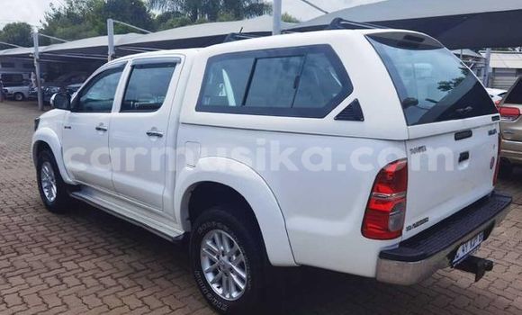Acheter Occasion Voiture Toyota Hilux Blanc à Beitbridge, Matabeleland South Acheter Occasion Voiture Toyota Hilux Blanc à Beitbridge, Matabeleland South