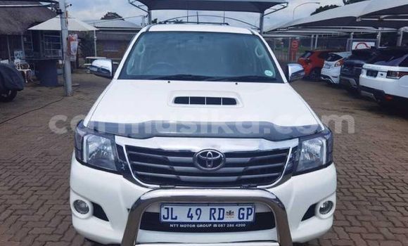 Acheter Occasion Voiture Toyota Hilux Blanc à Beitbridge, Matabeleland South Acheter Occasion Voiture Toyota Hilux Blanc à Beitbridge, Matabeleland South
