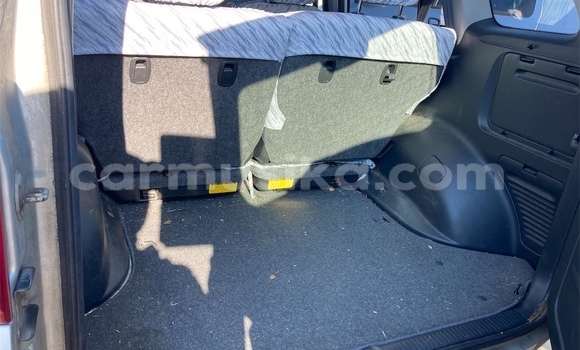 Acheter Occasion Voiture Toyota RAV4 Gris à Beitbridge, Matabeleland South Acheter Occasion Voiture Toyota RAV4 Gris à Beitbridge, Matabeleland South