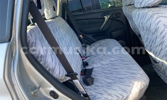 Acheter Occasion Voiture Toyota RAV4 Gris à Beitbridge, Matabeleland South Acheter Occasion Voiture Toyota RAV4 Gris à Beitbridge, Matabeleland South