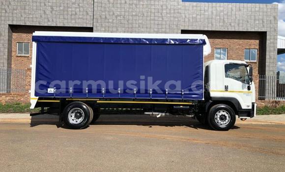 Acheter Occasion Utilitaire Isuzu FTR 850 Blanc à Beitbridge, Matabeleland South Acheter Occasion Utilitaire Isuzu FTR 850 Blanc à Beitbridge, Matabeleland South