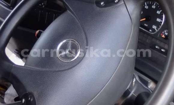 Buy Used Mercedes‒Benz Tipper White Truck in Beitbridge in Matabeleland South Buy Used Mercedes‒Benz Tipper White Truck in Beitbridge in Matabeleland South