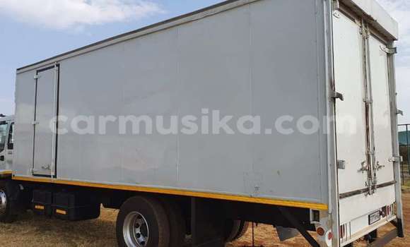 Acheter Occasion Utilitaire Isuzu Elf Blanc à Beitbridge, Matabeleland South Acheter Occasion Utilitaire Isuzu Elf Blanc à Beitbridge, Matabeleland South