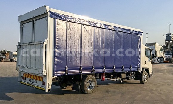 Acheter Occasion Utilitaire Isuzu FTR 850 Blanc à Beitbridge, Matabeleland South Acheter Occasion Utilitaire Isuzu FTR 850 Blanc à Beitbridge, Matabeleland South