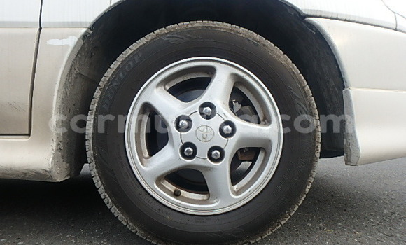 Buy Used Toyota Ipsum White Car in Beitbridge in Matabeleland South Buy Used Toyota Ipsum White Car in Beitbridge in Matabeleland South