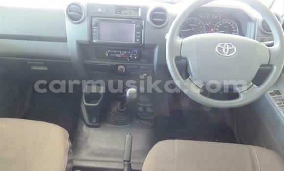 Acheter Occasion Voiture Toyota Land Cruiser Marron à Beitbridge, Matabeleland South Acheter Occasion Voiture Toyota Land Cruiser Marron à Beitbridge, Matabeleland South