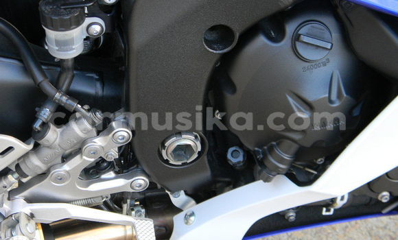 Nunua Ilio tumika Yamaha Aerox Bluu Bike ndani ya Beitbridge nchini Matabeleland Kusini Nunua Ilio tumika Yamaha Aerox Bluu Bike ndani ya Beitbridge nchini Matabeleland Kusini