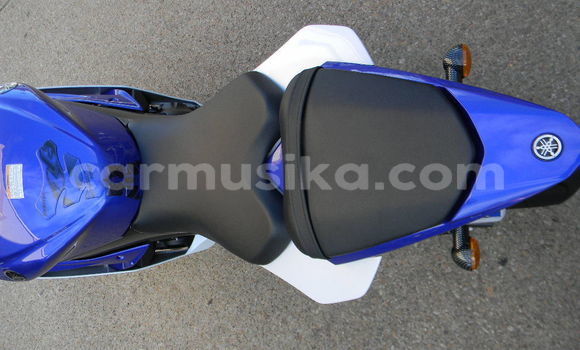 Nunua Ilio tumika Yamaha Aerox Bluu Bike ndani ya Beitbridge nchini Matabeleland Kusini Nunua Ilio tumika Yamaha Aerox Bluu Bike ndani ya Beitbridge nchini Matabeleland Kusini