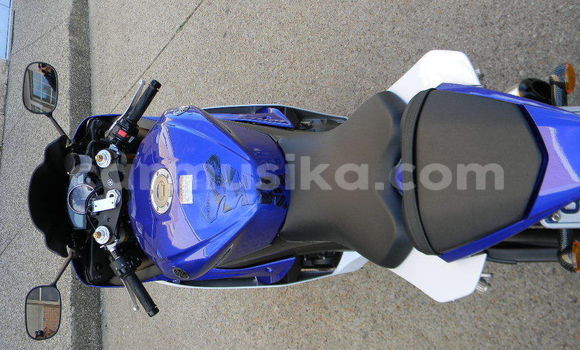 Nunua Ilio tumika Yamaha Aerox Bluu Bike ndani ya Beitbridge nchini Matabeleland Kusini Nunua Ilio tumika Yamaha Aerox Bluu Bike ndani ya Beitbridge nchini Matabeleland Kusini