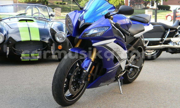 Nunua Ilio tumika Yamaha Aerox Bluu Bike ndani ya Beitbridge nchini Matabeleland Kusini Nunua Ilio tumika Yamaha Aerox Bluu Bike ndani ya Beitbridge nchini Matabeleland Kusini