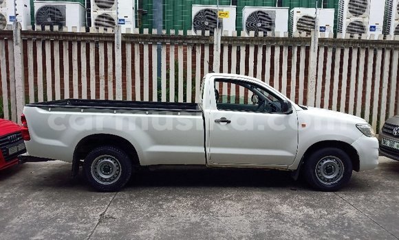 Acheter Occasion Voiture Toyota Hilux Blanc à Beitbridge, Matabeleland South Acheter Occasion Voiture Toyota Hilux Blanc à Beitbridge, Matabeleland South