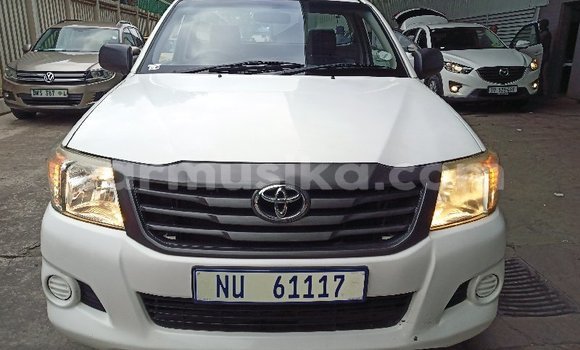 Acheter Occasion Voiture Toyota Hilux Blanc à Beitbridge, Matabeleland South Acheter Occasion Voiture Toyota Hilux Blanc à Beitbridge, Matabeleland South