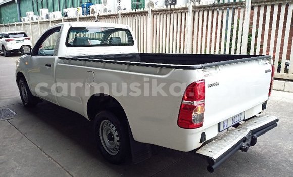 Acheter Occasion Voiture Toyota Hilux Blanc à Beitbridge, Matabeleland South Acheter Occasion Voiture Toyota Hilux Blanc à Beitbridge, Matabeleland South