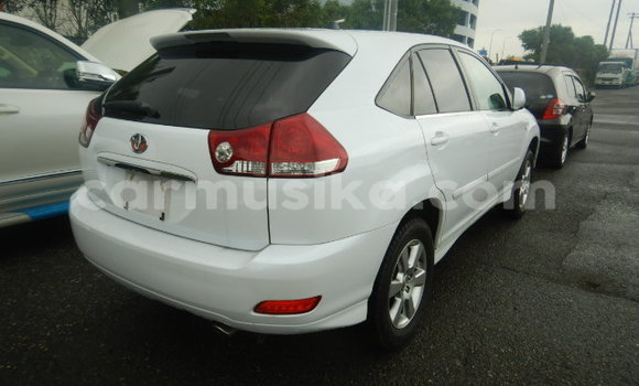 Buy Used Toyota Harrier Silver Car in Beitbridge in Matabeleland South Buy Used Toyota Harrier Silver Car in Beitbridge in Matabeleland South