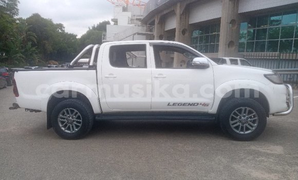 Acheter Occasion Voiture Toyota Hilux Blanc à Beitbridge, Matabeleland South Acheter Occasion Voiture Toyota Hilux Blanc à Beitbridge, Matabeleland South