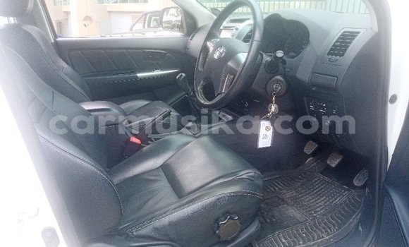 Acheter Occasion Voiture Toyota Hilux Blanc à Beitbridge, Matabeleland South Acheter Occasion Voiture Toyota Hilux Blanc à Beitbridge, Matabeleland South