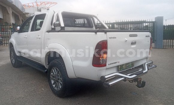 Acheter Occasion Voiture Toyota Hilux Blanc à Beitbridge, Matabeleland South Acheter Occasion Voiture Toyota Hilux Blanc à Beitbridge, Matabeleland South