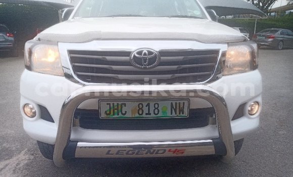 Acheter Occasion Voiture Toyota Hilux Blanc à Beitbridge, Matabeleland South Acheter Occasion Voiture Toyota Hilux Blanc à Beitbridge, Matabeleland South