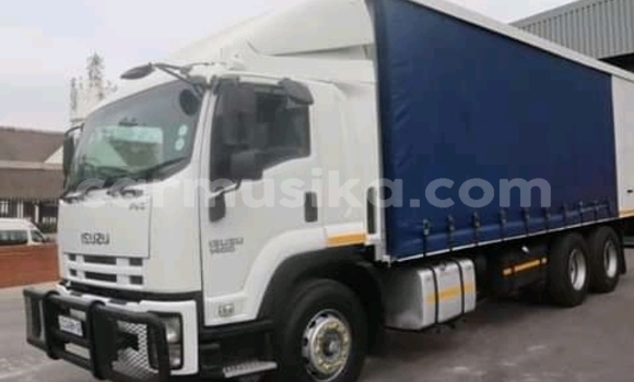 Acheter Occasion Utilitaire Isuzu FTR 850 Blanc à Beitbridge, Matabeleland South