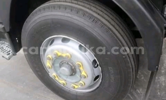 Acheter Occasion Utilitaire Isuzu FTR 850 Blanc à Beitbridge, Matabeleland South Acheter Occasion Utilitaire Isuzu FTR 850 Blanc à Beitbridge, Matabeleland South