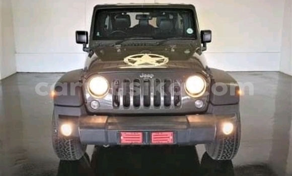 Buy Used Jeep Commander Green Car in Beitbridge in Matabeleland South Buy Used Jeep Commander Green Car in Beitbridge in Matabeleland South