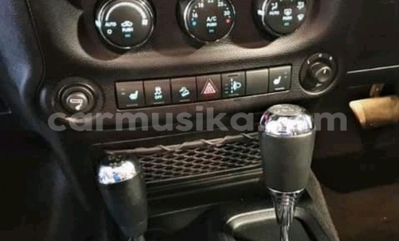 Buy Used Jeep Commander Green Car in Beitbridge in Matabeleland South Buy Used Jeep Commander Green Car in Beitbridge in Matabeleland South