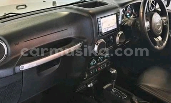 Buy Used Jeep Commander Green Car in Beitbridge in Matabeleland South Buy Used Jeep Commander Green Car in Beitbridge in Matabeleland South