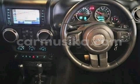 Buy Used Jeep Commander Green Car in Beitbridge in Matabeleland South Buy Used Jeep Commander Green Car in Beitbridge in Matabeleland South