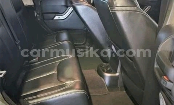 Buy Used Jeep Commander Green Car in Beitbridge in Matabeleland South Buy Used Jeep Commander Green Car in Beitbridge in Matabeleland South