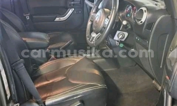 Buy Used Jeep Commander Green Car in Beitbridge in Matabeleland South Buy Used Jeep Commander Green Car in Beitbridge in Matabeleland South