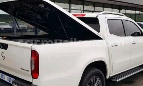 Nunua Ilio tumika Mercedes-Benz GLC 250D Nyeupe Gari ndani ya Beitbridge nchini Matabeleland Kusini Nunua Ilio tumika Mercedes-Benz GLC 250D Nyeupe Gari ndani ya Beitbridge nchini Matabeleland Kusini