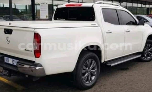 Nunua Ilio tumika Mercedes-Benz GLC 250D Nyeupe Gari ndani ya Beitbridge nchini Matabeleland Kusini Nunua Ilio tumika Mercedes-Benz GLC 250D Nyeupe Gari ndani ya Beitbridge nchini Matabeleland Kusini