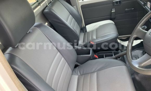 Acheter Occasion Voiture Toyota Land Cruiser Blanc à Beitbridge, Matabeleland South Acheter Occasion Voiture Toyota Land Cruiser Blanc à Beitbridge, Matabeleland South