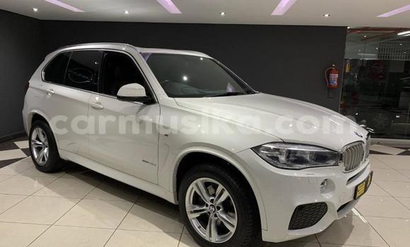 Acheter Occasion Voiture BMW X5 M Blanc à Beitbridge, Matabeleland South Acheter Occasion Voiture BMW X5 M Blanc à Beitbridge, Matabeleland South